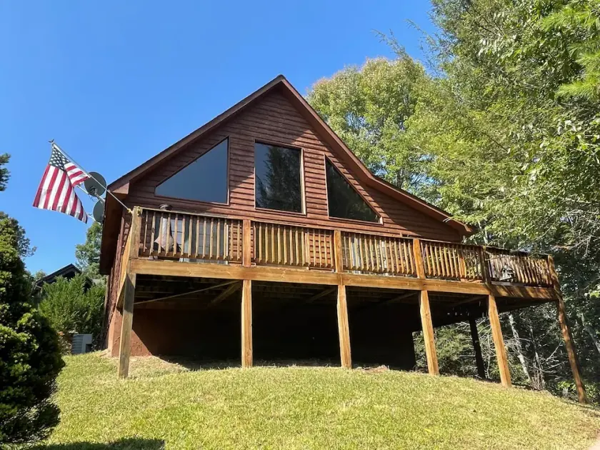 Jolly Rancher Cabin – 2BR Mountain Chalet in Murphy | Sleeps 7 - Image 1