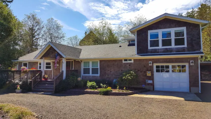 Beautiful Garden home by the Bay! - Image 1