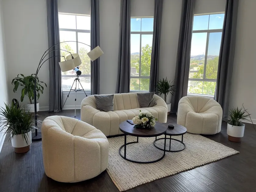 Luxury Modern Condo 3-min from Six Flags w/PS5, 1GB Fast Wi-fi Kingbed - Image 1