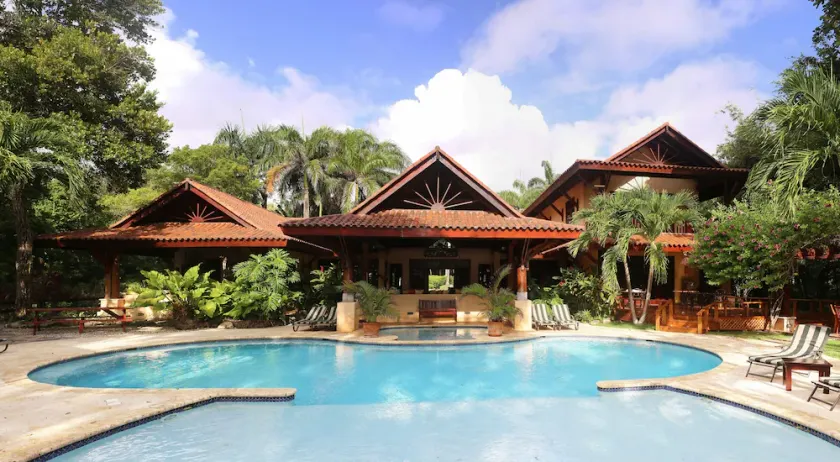 Sunrise Villa - An affordable beachfront gathering place for family and friends - Image 1