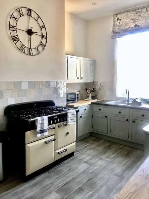 A Beautiful Grade II regency property with parking - Image 1