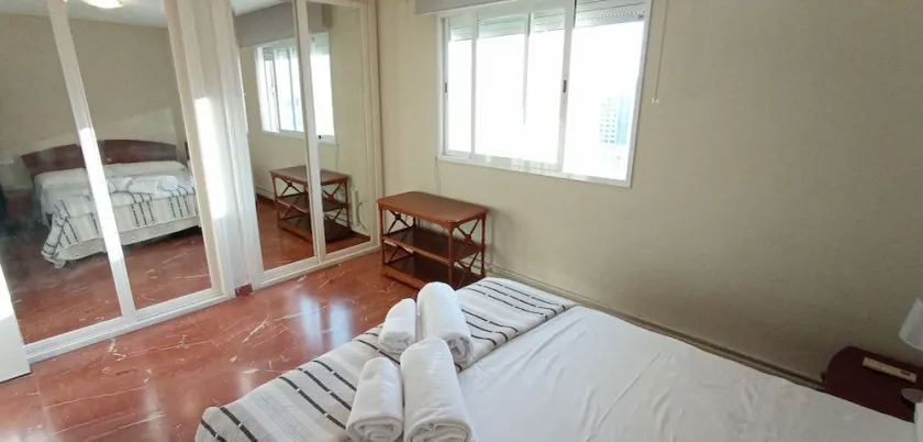 Apartment, centrally located and comfortable, with gardens and a pool, parking, and the beach 10 minutes away. - Image 1