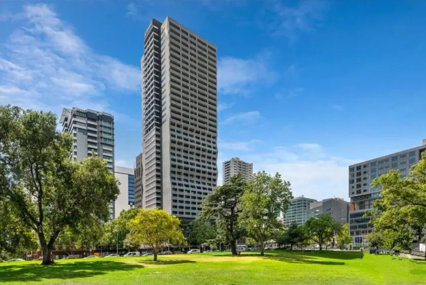 15% OFF WEEKLY STAY Balcony Studio Flagstaff Garden CBD Legal Precinct - Image 1