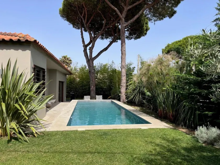 Incredible Villa in Cascais - Image 1
