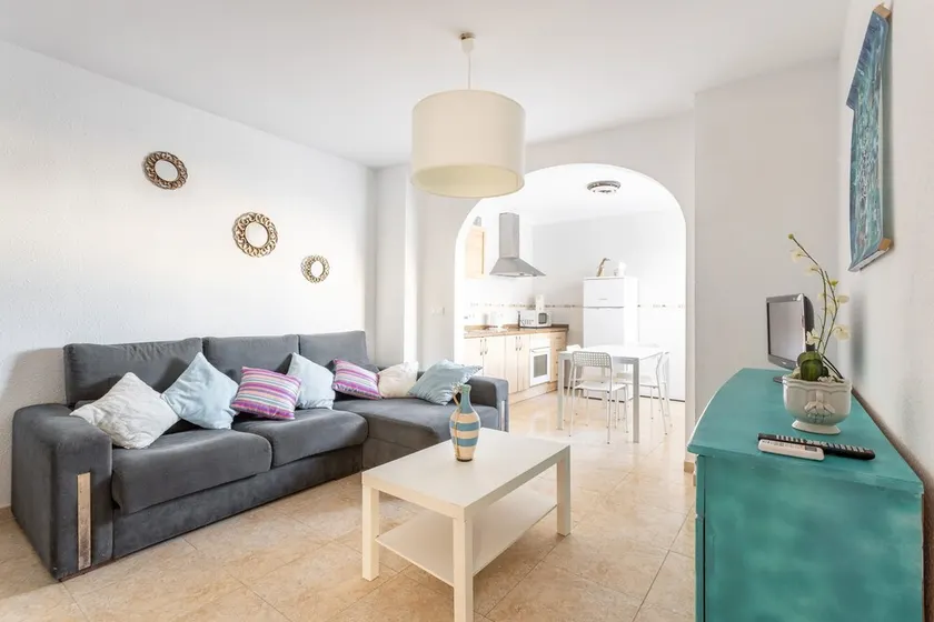 Appartement de vacances 'Turquesa Nerja' avec Wi-Fi et terrasse - Image 1