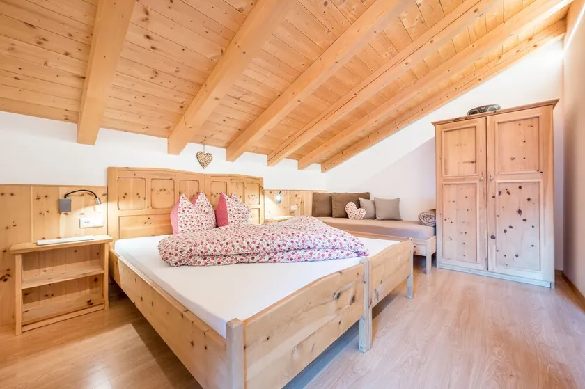 Ferienwohnung \"Raffreiderhof Apt Zirbe\" mit Bergblick, Pool und WLAN - Image 1