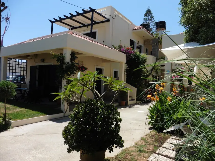 Julie's studio,2 minutes walk to beach, near Heraklion,Knossos and famous sites! - Image 1