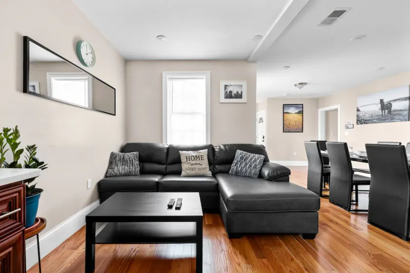 555-2 6BR Quincy - Spacious Apt near Boston - Perry Beach - Image 1