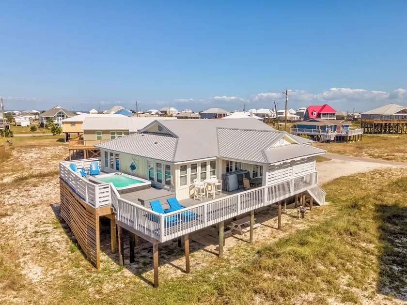 Ocean views & private 104° heated pool: Paradise awaits! Feelin’ Salty - Image 1