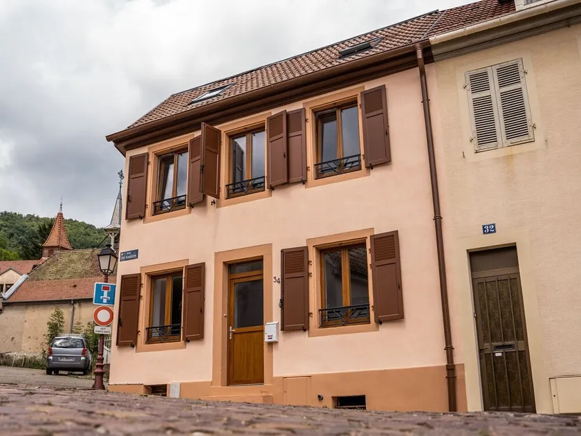 Maison rénovée au cœur de Thann : 3 chambres, cuisine équipée, proche randonnées et villes alsaciennes - Image 1