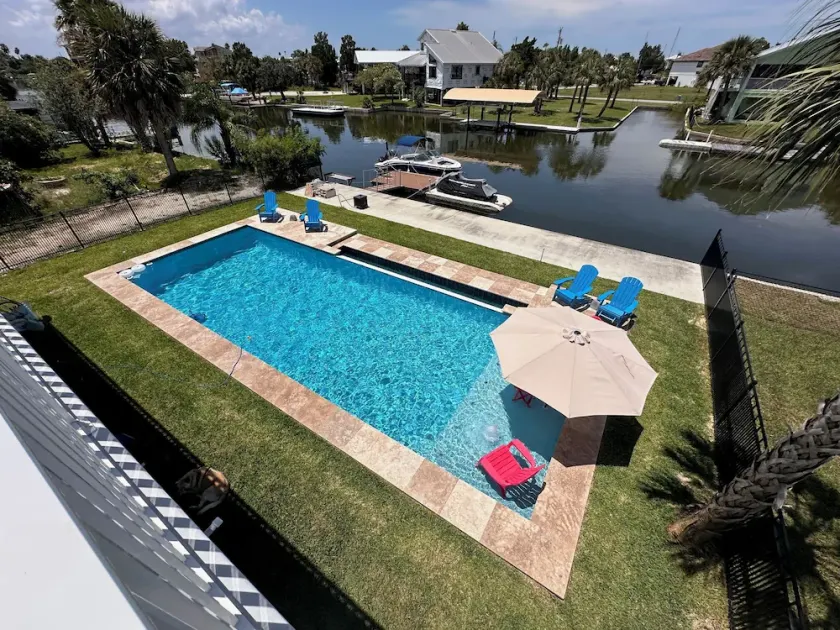 New Custom Waterfront Home - No Hurricane Damage - Image 1