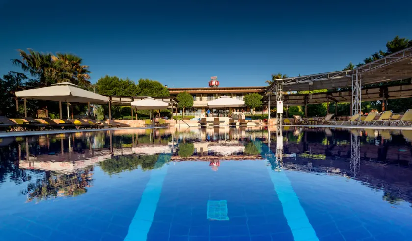 Avalon Airport Hotel Thessaloniki - Image 1
