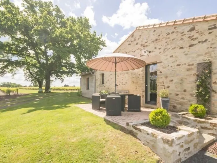 Charmantes Ferienhaus mit beheiztem Pool und WLAN - 2 Schlafzimmer - Image 1