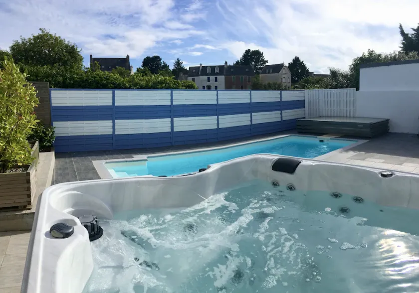 Villa with sea view, heated swimming pool - Image 1