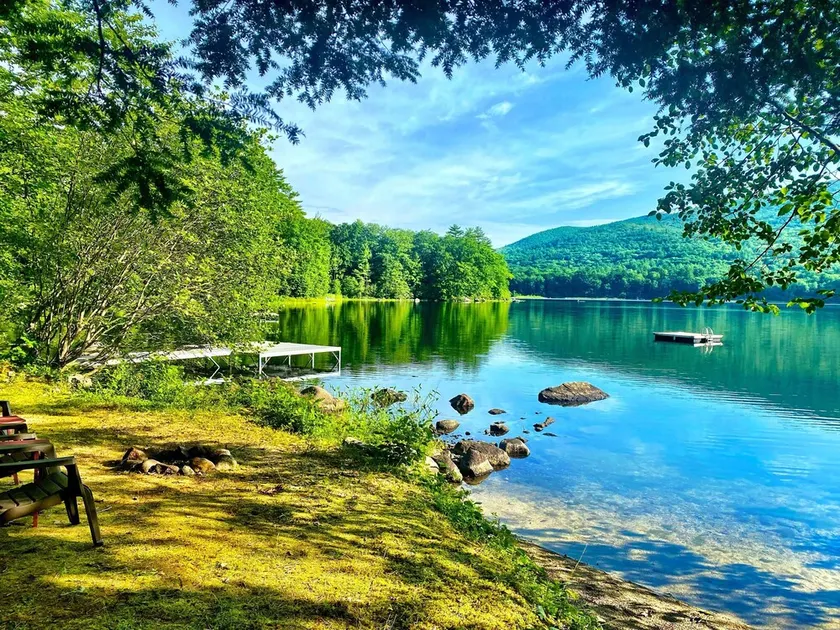 4bd/3b -Tranquil Lakefront rental neighboring Lake Winnipesaukee & Squam - Image 1