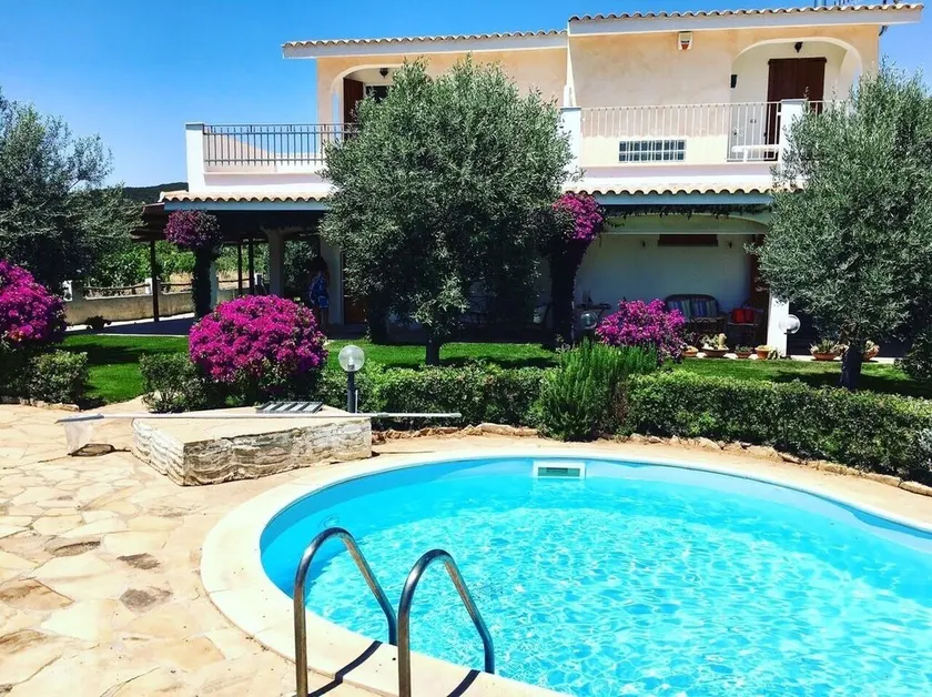 VILLA IN RESIDENCE MIT WOHNBAD - Image 1
