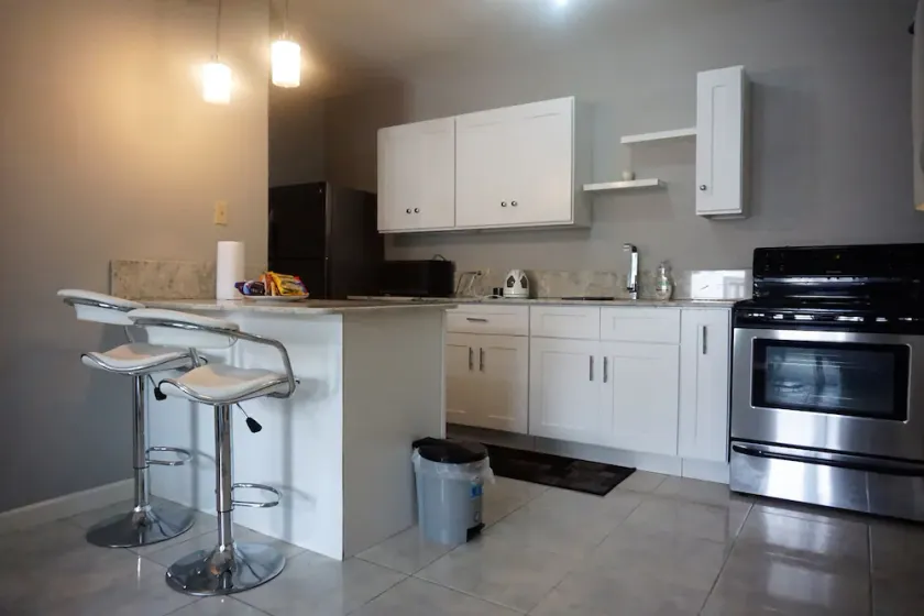 New Kingston Guest Apt Surbiton - Image 1