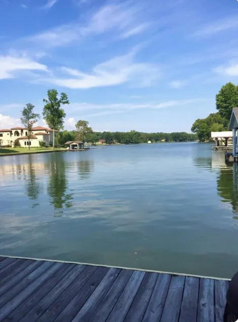 Waterfront Lake House on Wilson Lake - Image 1