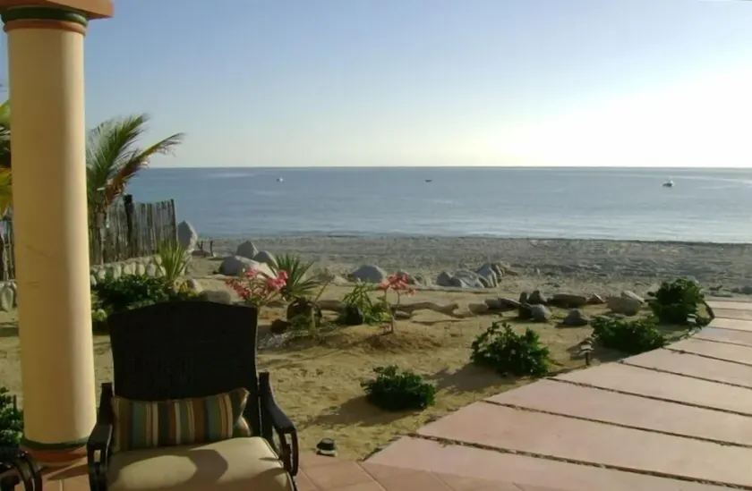Beachfront Living-Beach & Ocean als Ihr Vorgarten - Image 1