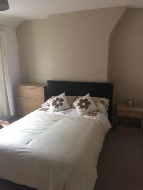 3 bed house, 5 mins walk from Taunton town centre - Image 1