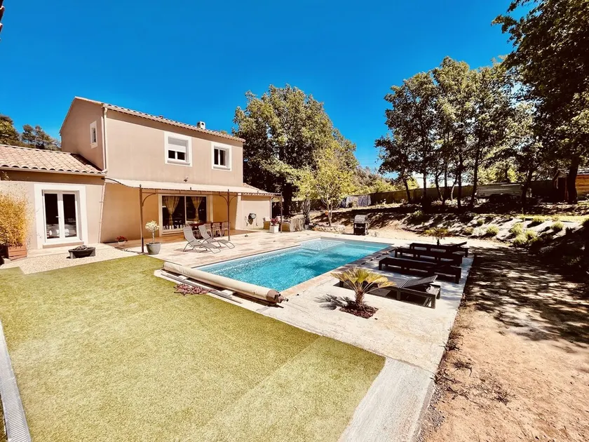 Villa En Provence with Swimming Pool - Image 1