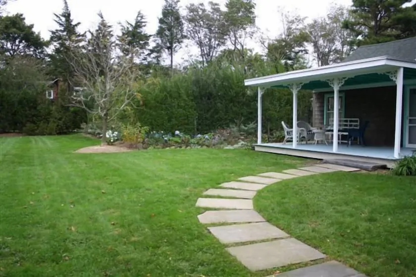 Oh so charmant! 2 Schlafzimmer Cottage in East Hampton Village. - Image 1