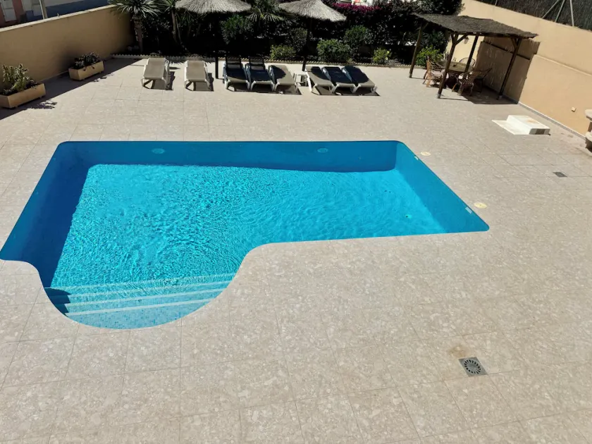 Alicante Villa med air-con og en privat pool med stort sikkert flisebelagt solområde - Image 1