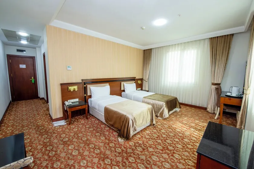 Atropat Palace Hotel - Image 1