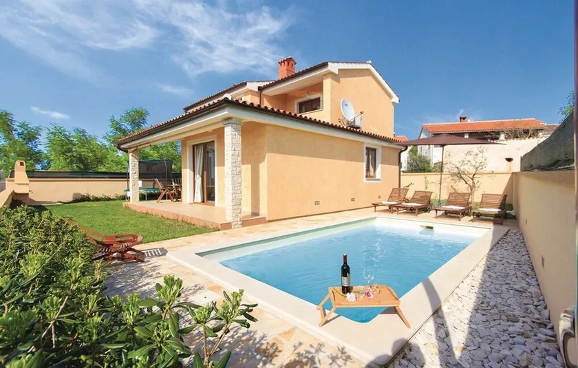 Charmerende luksus villa med privat pool i et roligt område - Image 1