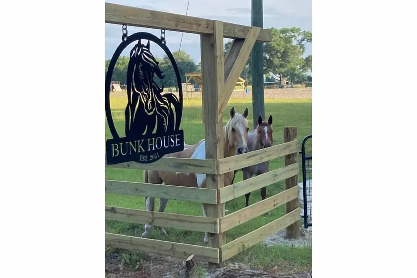 Bunkhouse Farm Stay - Image 1