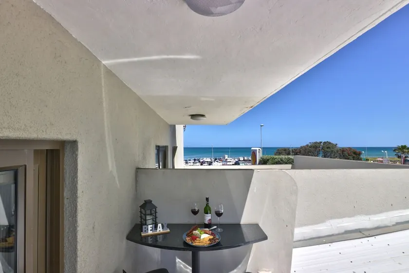 Bay Point on Beach rd in Mouille Point - Image 1