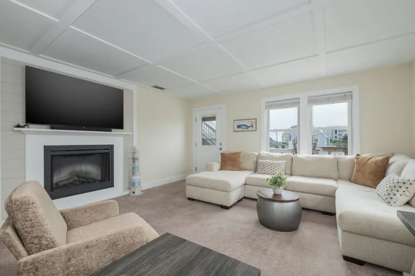 5212A- Cotton's Cabana, 3-bedroom duplex in KDH, NC, pet friendly, just steps from the beach. - Image 1