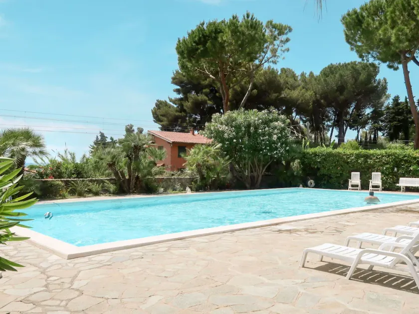Schöne Wohnung für 4 Personen mit Pool,  W-LAN, TV und Balkon - Image 1