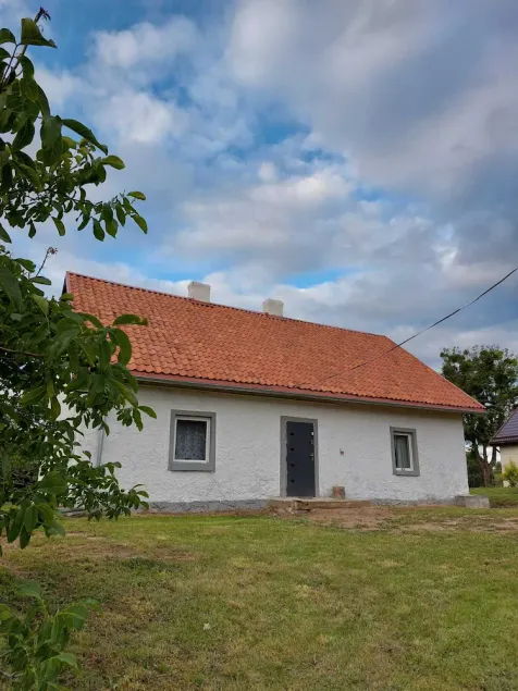 Countryside house next to Borek forest - Image 1