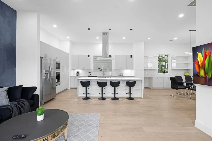 Newly Built Modern 3 Bedroom Houston Home - Image 1
