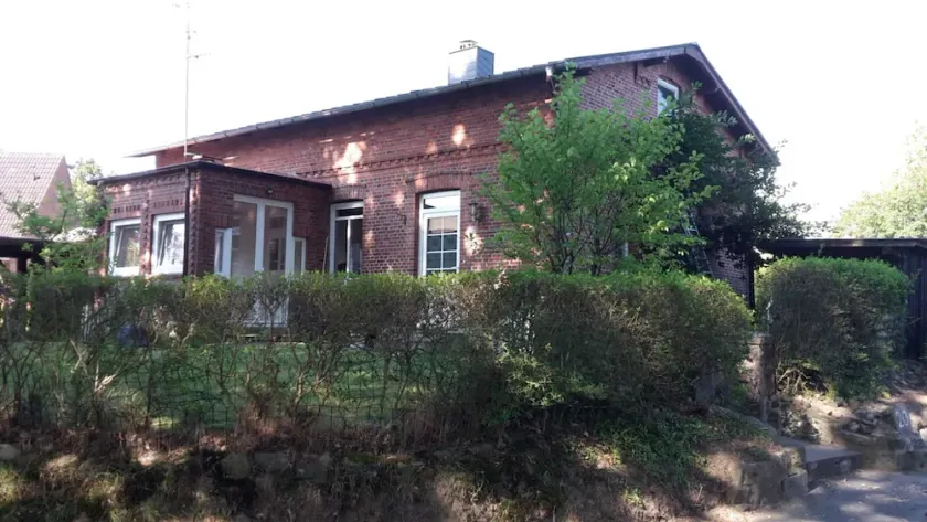 Cottage under the oaks - Image 1