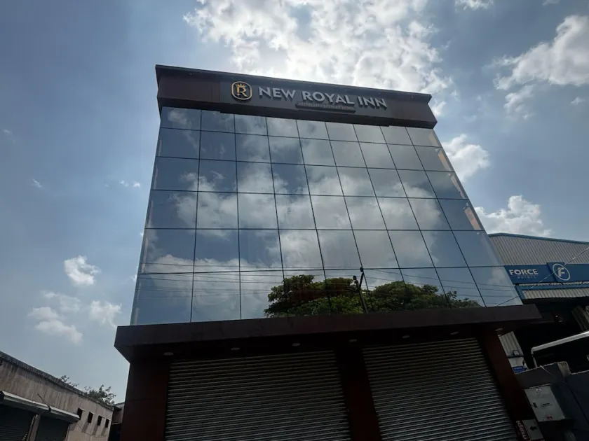Deluxe Chakan Corporate New Royal Inn - Image 1