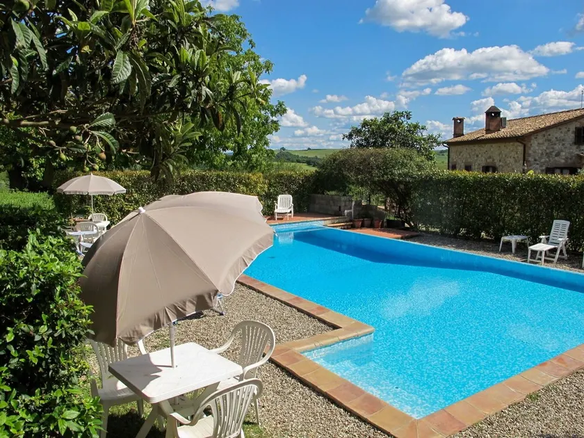 Nice apartment in villa with pool, WIFI, A/C, TV, patio, pets allowed and panoramic view - Image 1