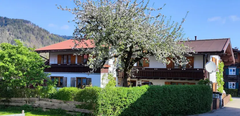 House with garden | Close to the ski | Pets are welcome - Image 1