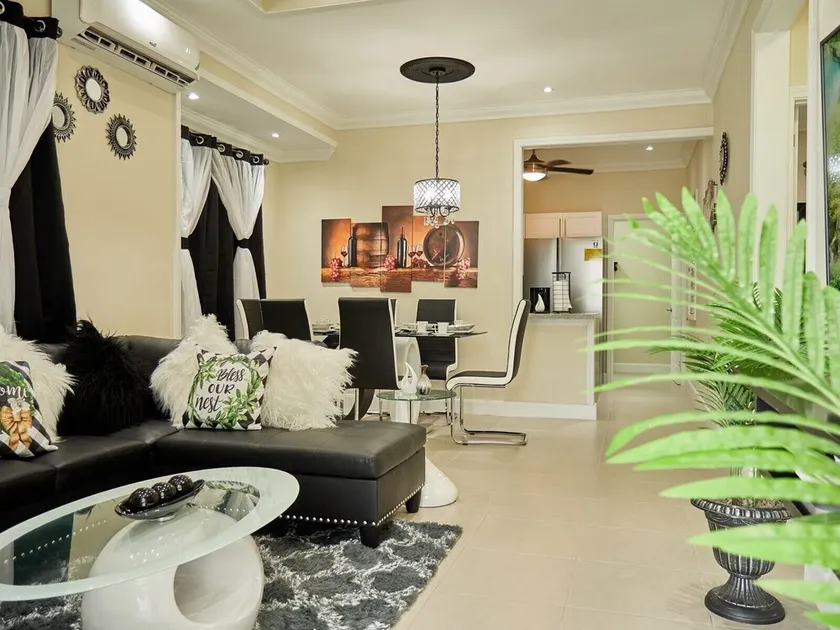 Entire House Cozy Luxury INN Ocean Pointe With Swim Pool,Gym And Free Parking - Image 1