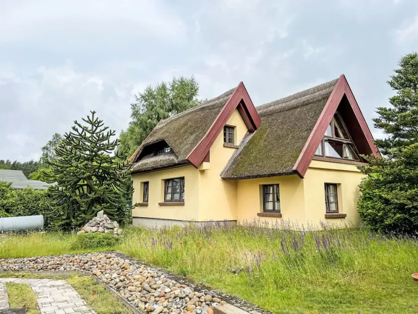 Stunning private villa for 4 guests with WIFI, TV and terrace - Image 1