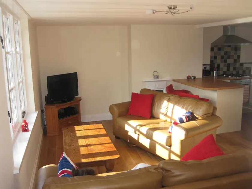 Øl-ferie-maisonette med parkering og balkon, tæt på strand, butikker og pubber - Image 1
