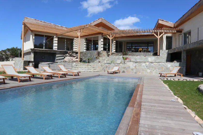 Villa Exceptionnelle Avec Piscine Chauffée et spa - Image 1