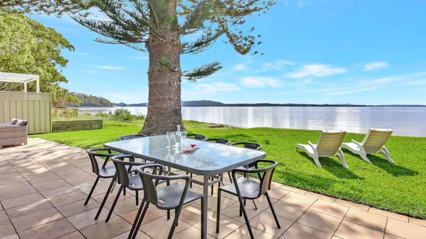Filoli', 91 Foreshore Drive - huge waterfront home - Image 1