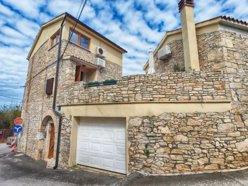 House 1599/16347 (Istria - Medulin), 600m from the beach - Image 1