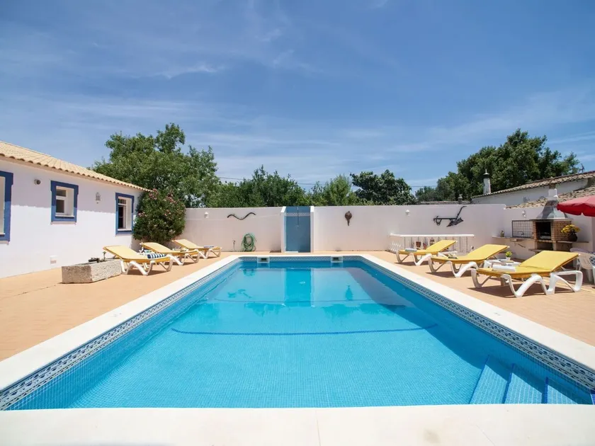 Fantastisk privat feriebolig for 8 personer med privat pool, WIFI, TV og terrasse - Image 1