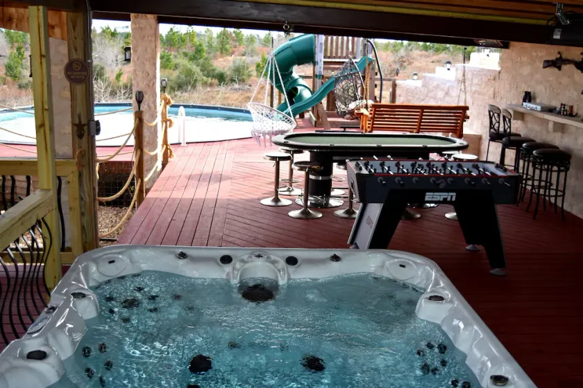 Serene Escape Villa: Pool, Hot Tubs, Games, Sauna, & Steam Room & much more fun! - Image 1