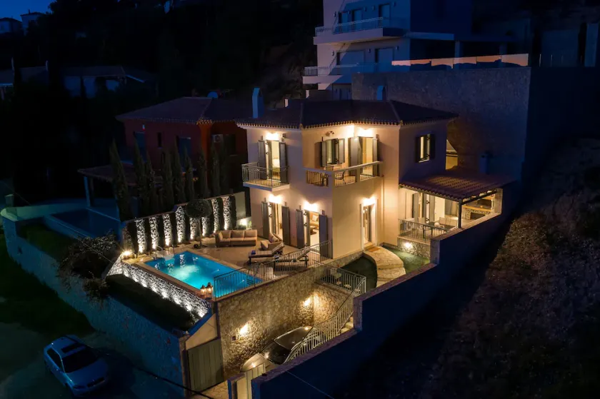 Stunning Maisonette close to the sea with breathtaking view and pool - Image 1