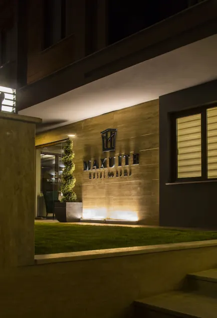 Maxuite Hotel in Home - Image 1