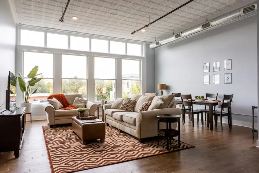 Historic Downtown Owosso Loft - Image 1
